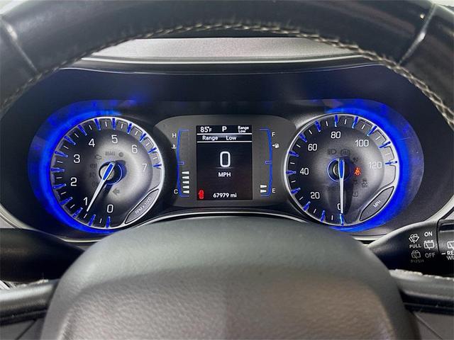 Photo of 2019 Granite Crystal Metallic Clearcoat Chrysler Pacifica