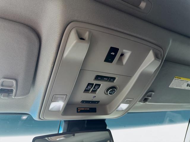 Photo of 2018 Summit White Chevrolet Tahoe