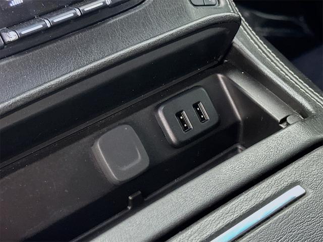 Photo of 2018 Summit White Chevrolet Tahoe