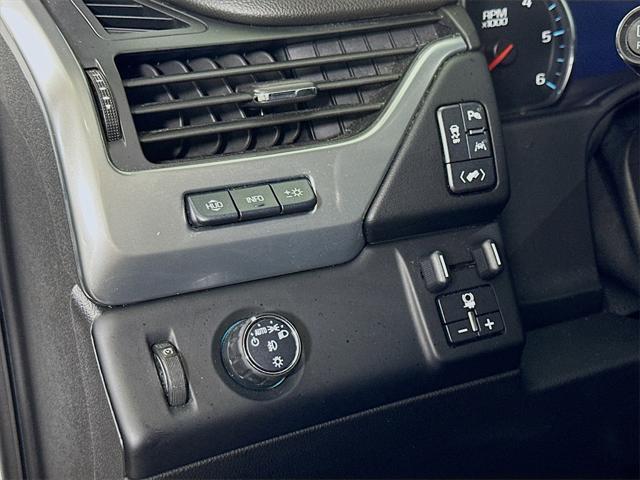 Photo of 2018 Summit White Chevrolet Tahoe
