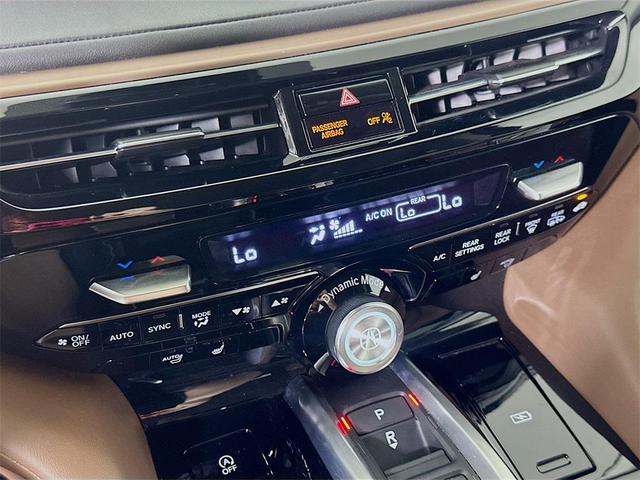 Photo of 2024 Platinum White Pearl Acura MDX