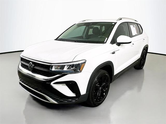 Photo of 2023 Pure White Volkswagen Taos
