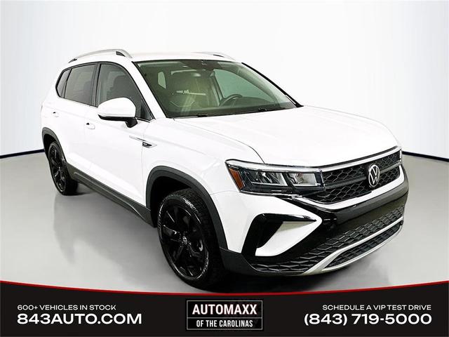 Photo of 2023 Pure White Volkswagen Taos