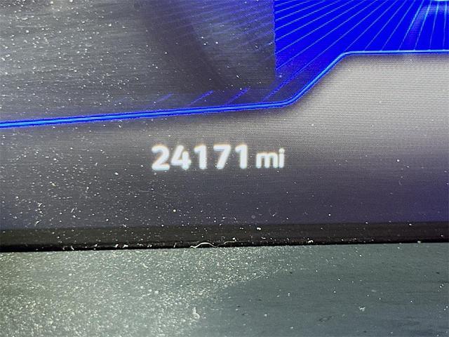 Photo of 2023 Pure White Volkswagen Taos