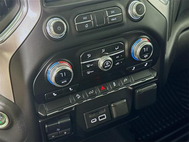 Photo of 2023 Summit White GMC Sierra 2500