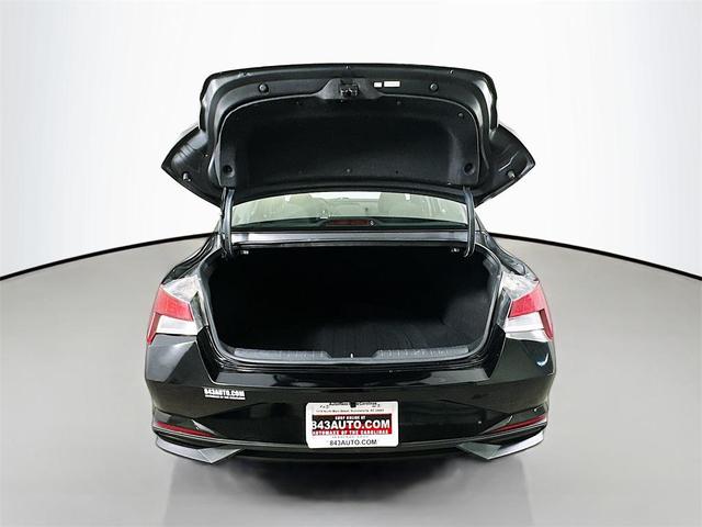 Photo of 2021 Phantom Black Hyundai ELANTRA