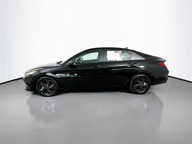 Photo of 2021 Phantom Black Hyundai ELANTRA