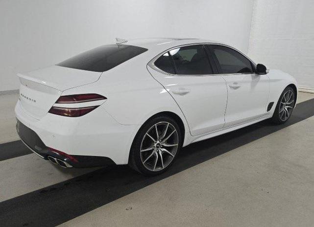 Photo of 2022 White Genesis G70