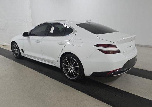 Photo of 2022 White Genesis G70