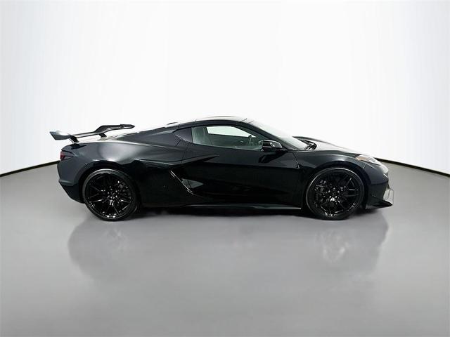 Photo of 2024 Black Chevrolet Corvette