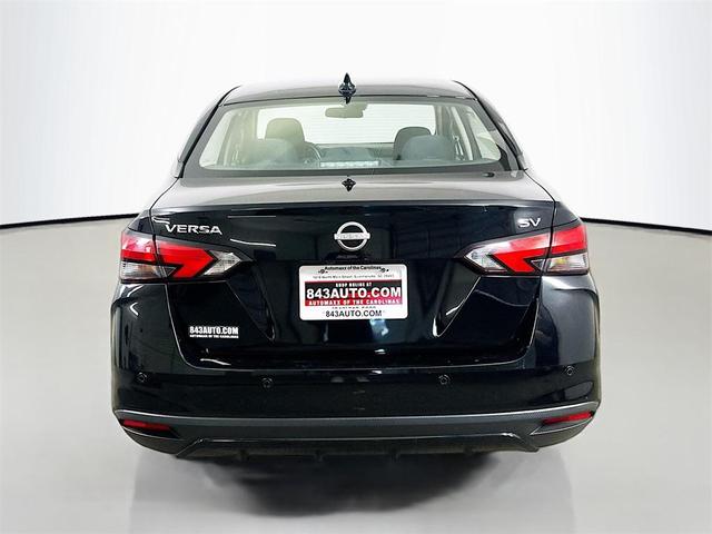 Photo of 2023 Super Black Nissan Versa