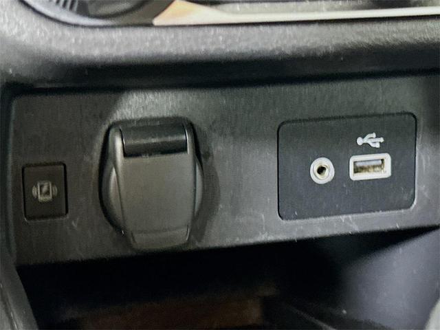 Photo of 2023 Super Black Nissan Versa