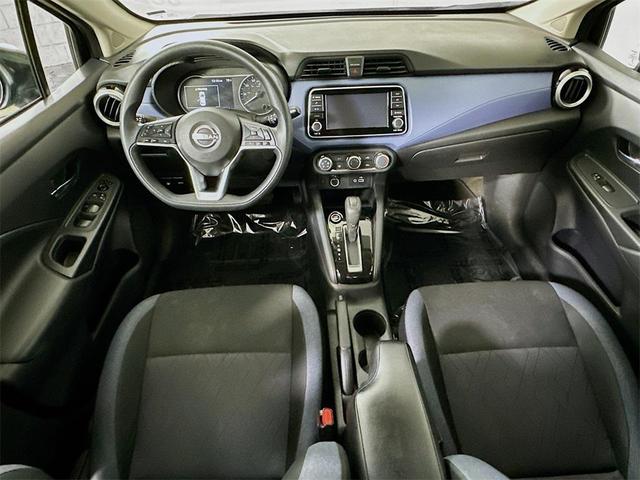 Photo of 2023 Super Black Nissan Versa