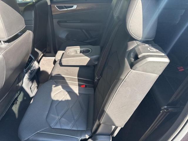 Photo of 2024 Platinum Gray Metallic Volkswagen Atlas