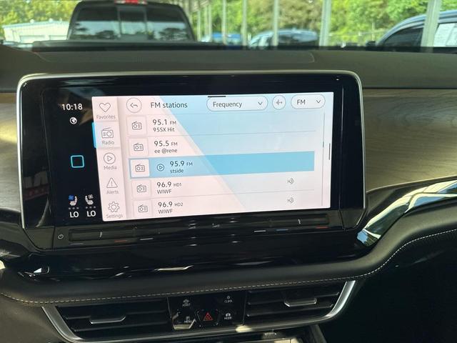 Photo of 2024 Platinum Gray Metallic Volkswagen Atlas