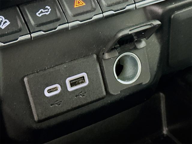 Photo of 2021 Black Chevrolet Silverado 1500