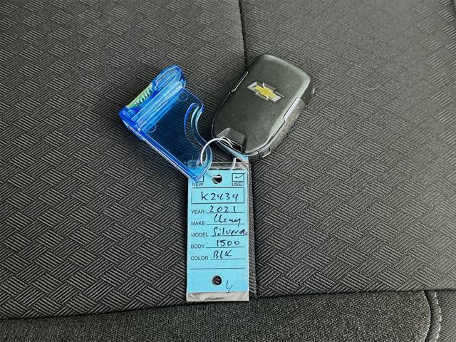 Photo of 2021 Black Chevrolet Silverado 1500