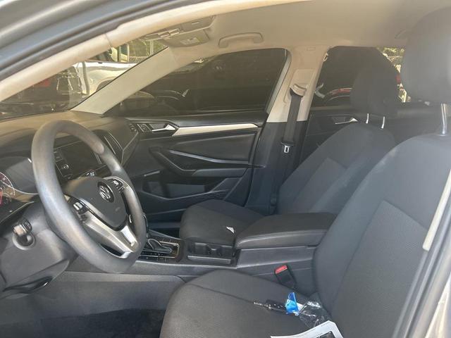 Photo of 2021 Silver Metallic Volkswagen Jetta