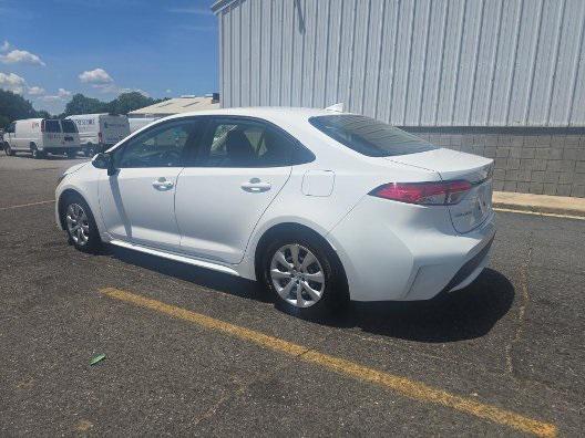 Photo of 2022 White Toyota Corolla