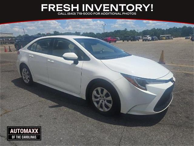 Photo of 2022 White Toyota Corolla