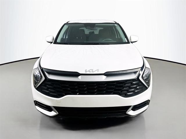 Photo of 2023 Snow White Pearl Kia Sportage Hybrid