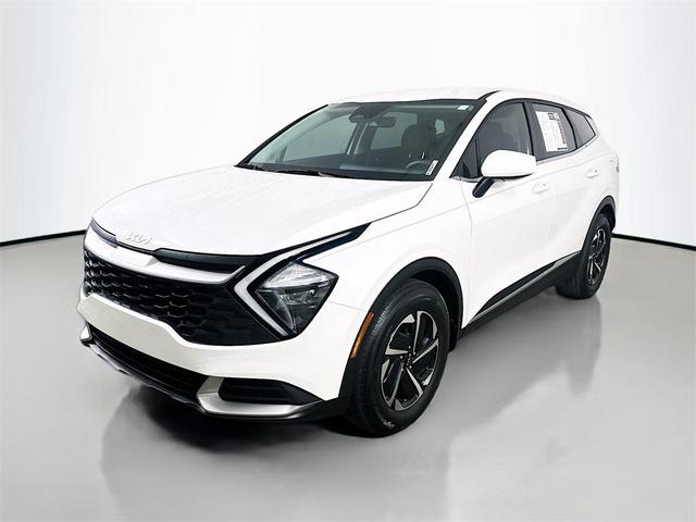 Photo of 2023 Snow White Pearl Kia Sportage Hybrid