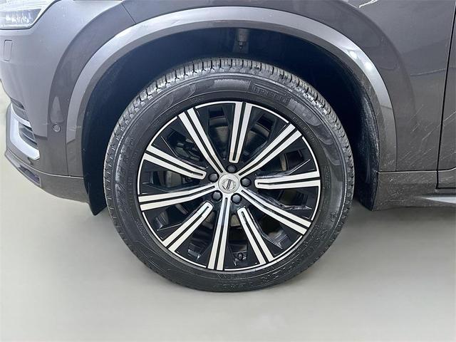 Photo of 2023 Onyx Black Metallic Volvo XC90