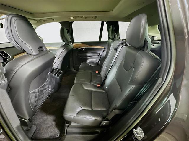 Photo of 2023 Onyx Black Metallic Volvo XC90