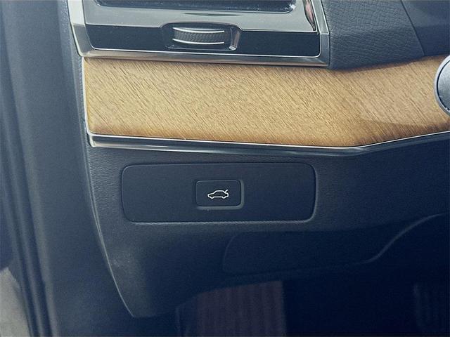 Photo of 2023 Onyx Black Metallic Volvo XC90