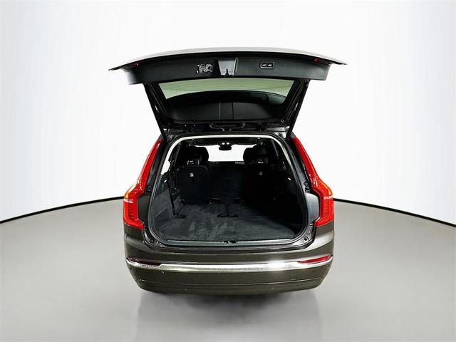Photo of 2023 Onyx Black Metallic Volvo XC90