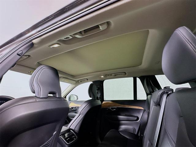 Photo of 2023 Onyx Black Metallic Volvo XC90