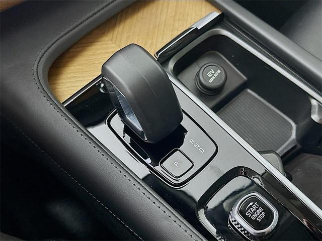 Photo of 2023 Onyx Black Metallic Volvo XC90