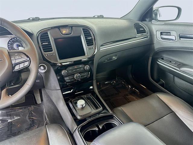 Photo of 2023 Gloss Black Chrysler 300