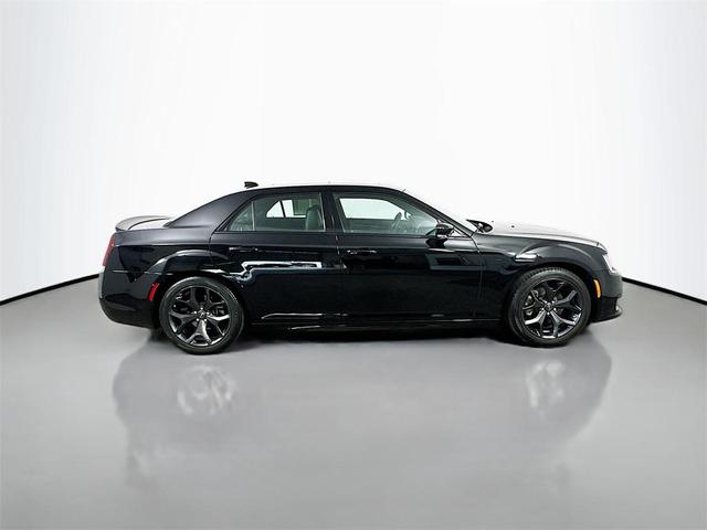 Photo of 2023 Gloss Black Chrysler 300