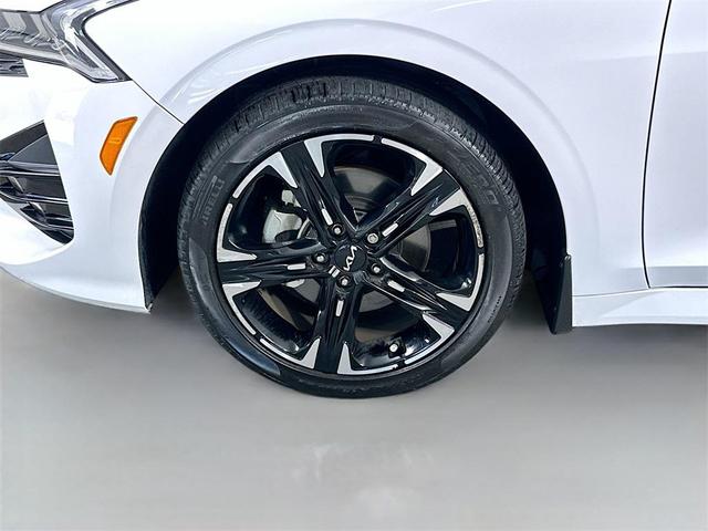 Photo of 2024 Glacial White Pearl Kia K5