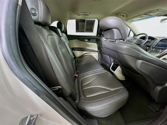 Photo of 2019 Pearl Metallic Lincoln Nautilus
