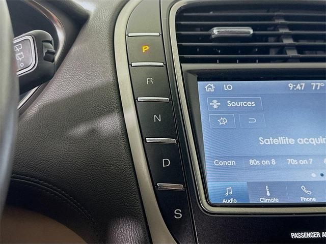 Photo of 2019 Pearl Metallic Lincoln Nautilus