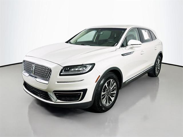 Photo of 2019 Pearl Metallic Lincoln Nautilus