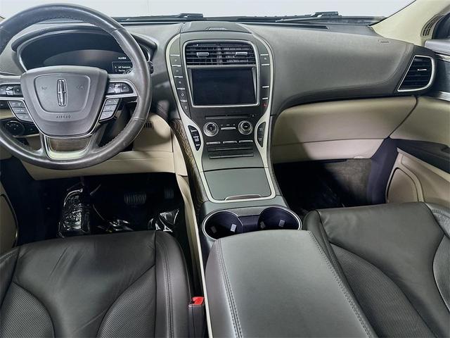 Photo of 2019 Pearl Metallic Lincoln Nautilus