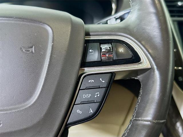 Photo of 2019 Pearl Metallic Lincoln Nautilus