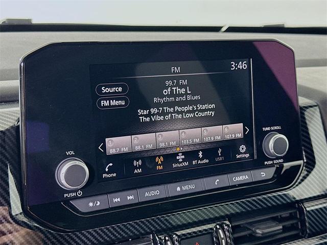 Photo of 2023 Glacier White Nissan Pathfinder