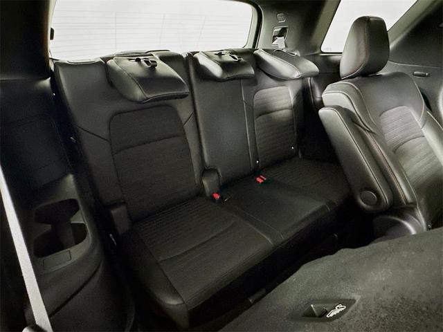 Photo of 2023 Glacier White Nissan Pathfinder