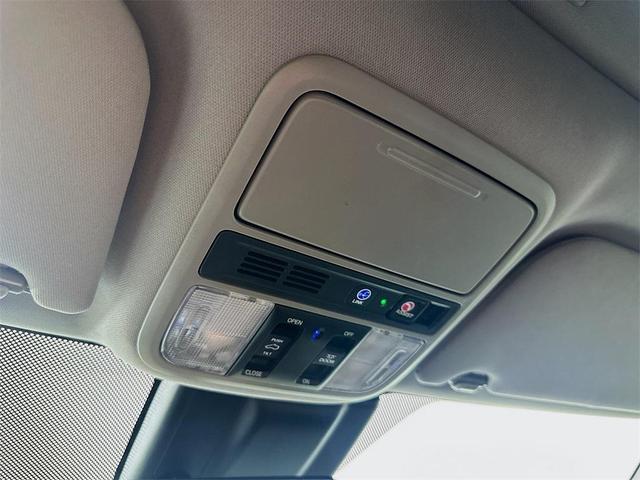 Photo of 2020 Lunar Silver Metallic Honda Odyssey