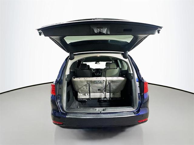 Photo of 2021 Obsidian Blue Pearl Honda Odyssey