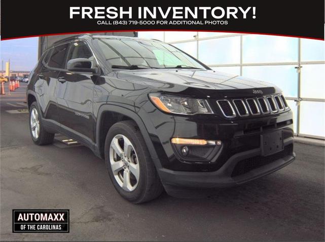 Photo of 2017 Diamond Black Crystal Pearlcoat Jeep New Compass