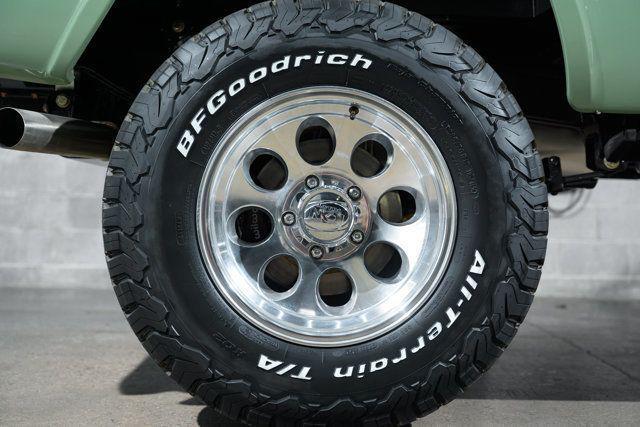 Photo of 1972 Boxwood Green Ford Bronco