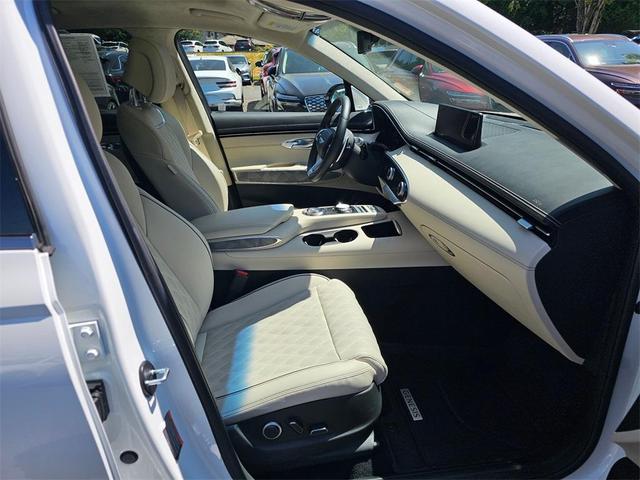Photo of 2025 Uyuni White Genesis GV70