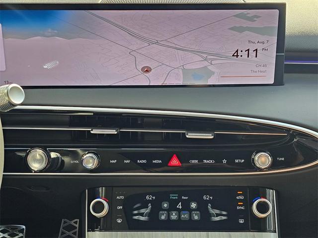 Photo of 2026 Uyuni White Genesis Electrified GV70