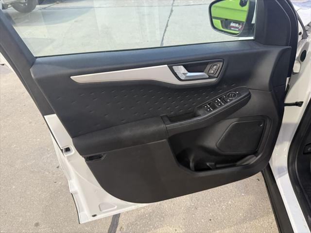 Photo of 2020 WHITE Ford Escape