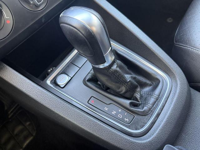Photo of 2018 GRAY Volkswagen Jetta